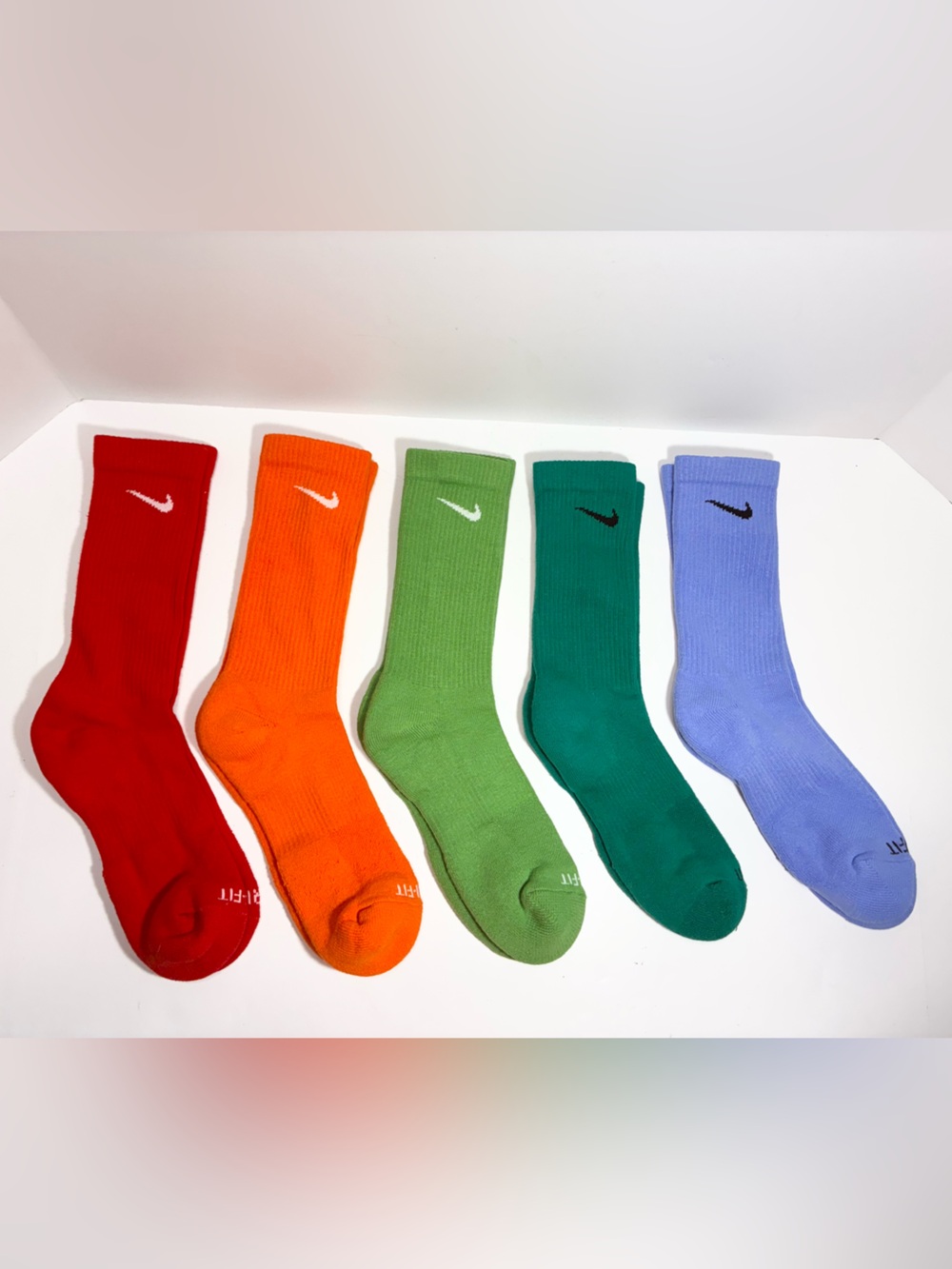 NEW 5 Pair Nike Dri-FIT Crew Socks Multi Color Women’s Size 6-10
